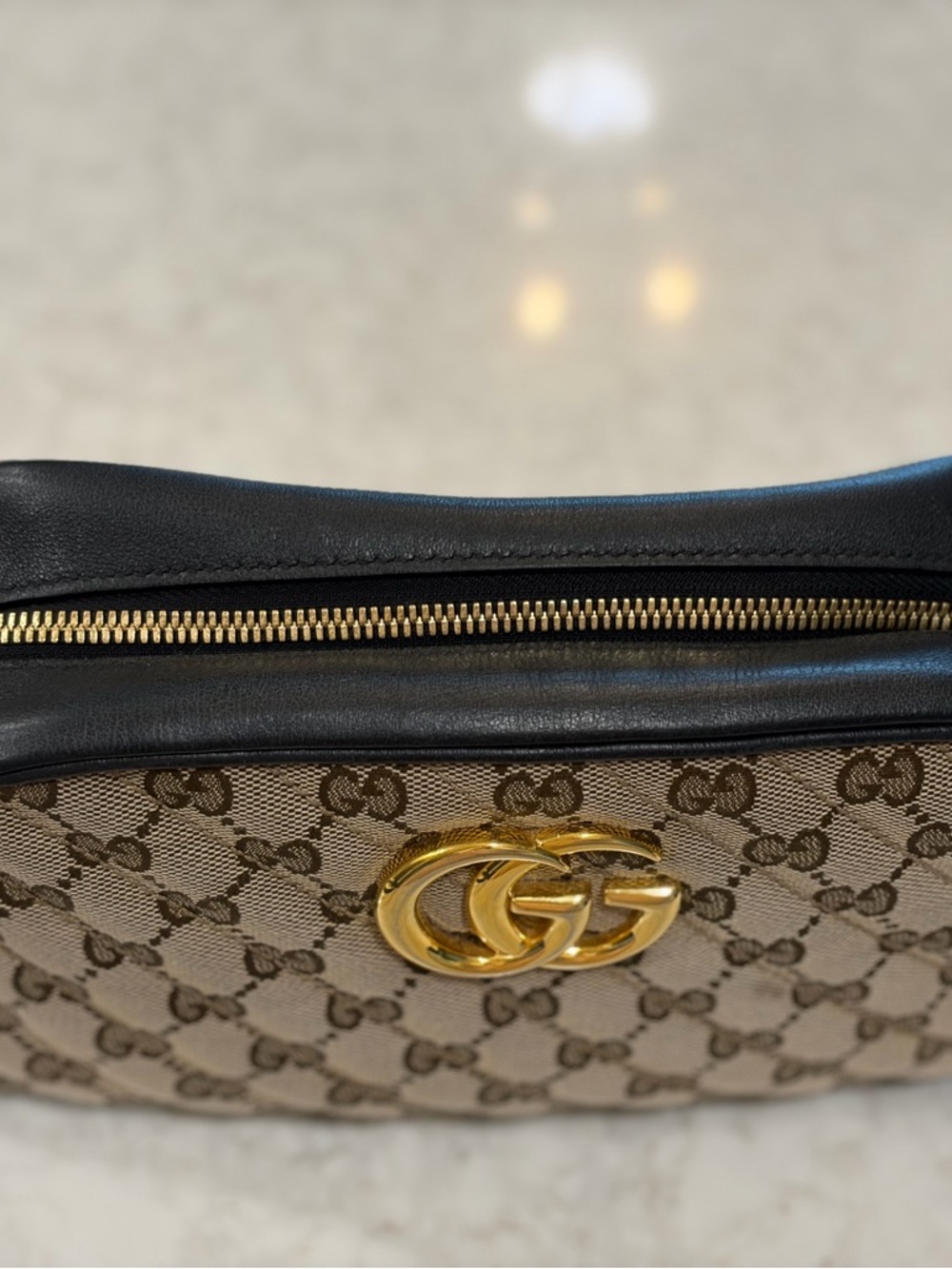 GUCCI
Authentic Monogram Matelasse Diagonal
Small GG Marmont Chain
Shoulder Bag - Picture 2 of 10